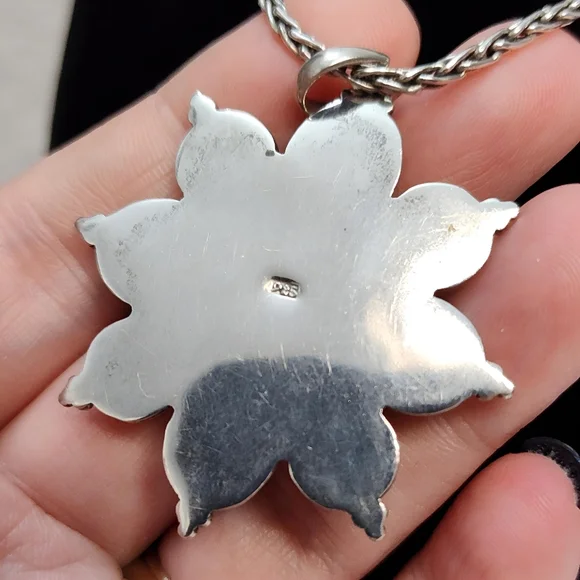 Suarti Sterling Silver Multi Stone Large Starburst or Flower Pendant Necklace - Picture 7 of 10